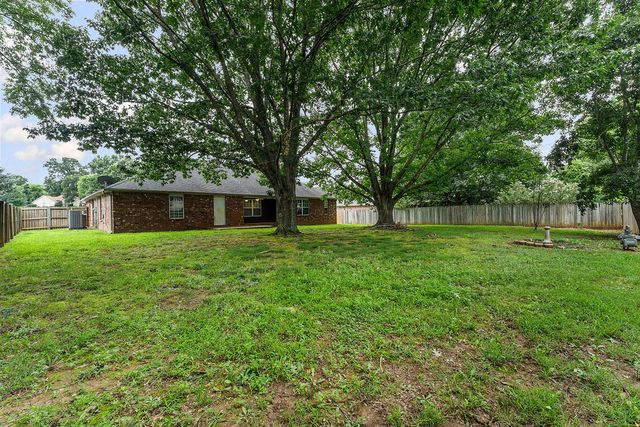 4476 Sandingham Street, Fayetteville, AR 72704