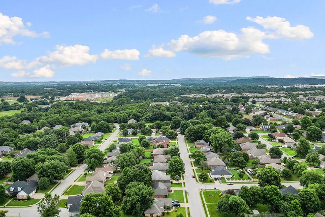 4476 Sandingham Street, Fayetteville, AR 72704