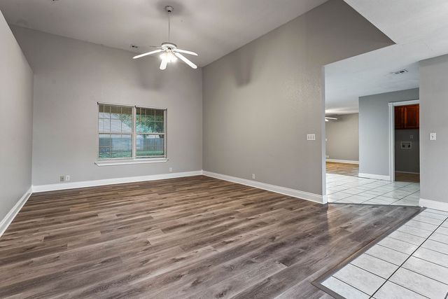 4476 Sandingham Street, Fayetteville, AR 72704