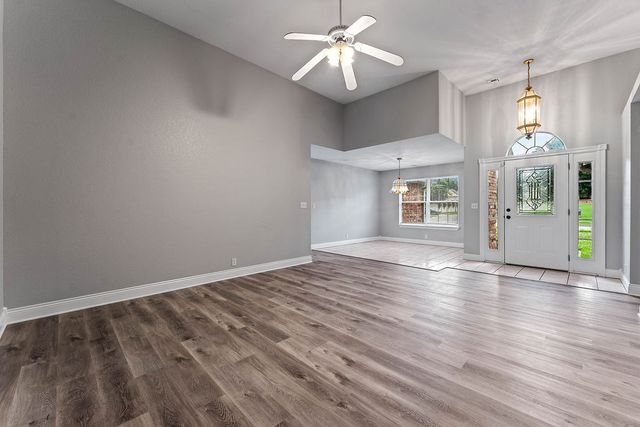 4476 Sandingham Street, Fayetteville, AR 72704
