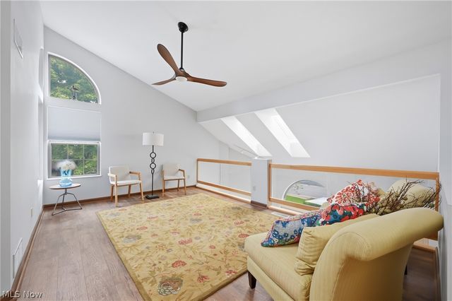 347 N Bayshore Drive, Columbiana, OH 44408