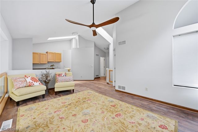 347 N Bayshore Drive, Columbiana, OH 44408