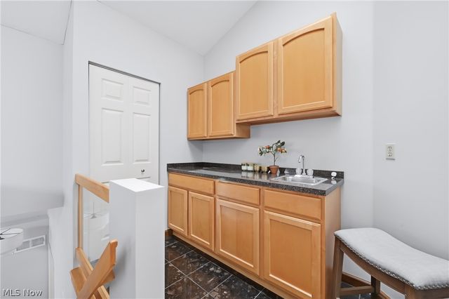 347 N Bayshore Drive, Columbiana, OH 44408
