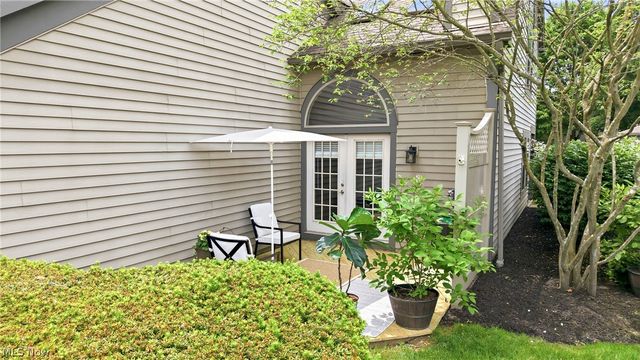 347 N Bayshore Drive, Columbiana, OH 44408