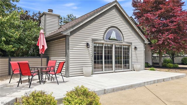 347 N Bayshore Drive, Columbiana, OH 44408
