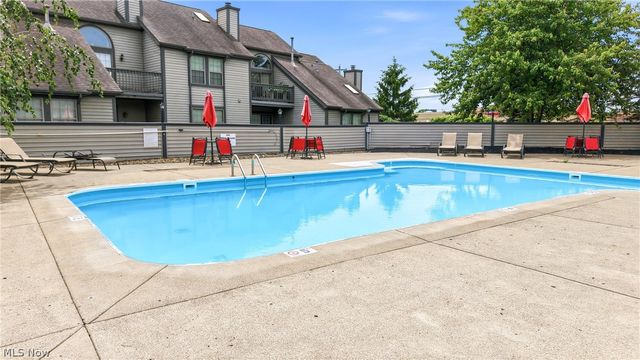 347 N Bayshore Drive, Columbiana, OH 44408