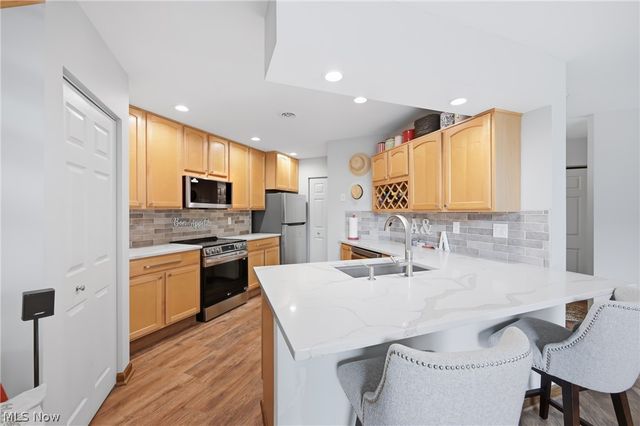347 N Bayshore Drive, Columbiana, OH 44408