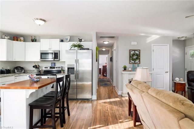 133 Lake Drive 9, Lexington, NC 27292