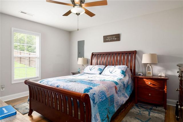 133 Lake Drive 9, Lexington, NC 27292