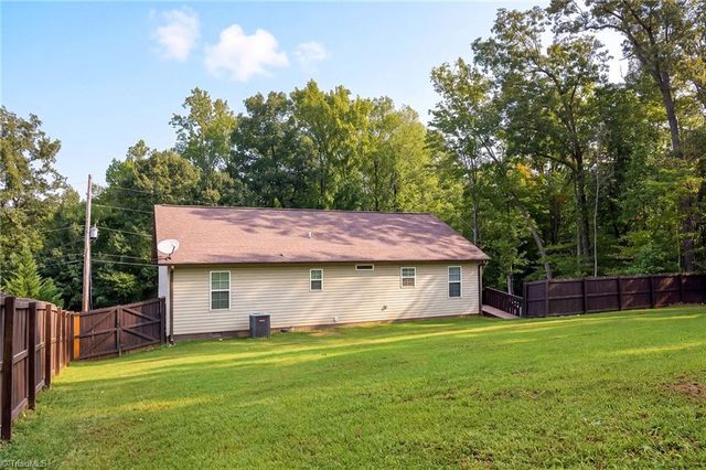 133 Lake Drive 9, Lexington, NC 27292