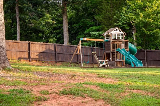 133 Lake Drive 9, Lexington, NC 27292