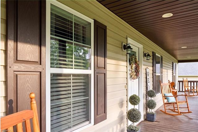133 Lake Drive 9, Lexington, NC 27292
