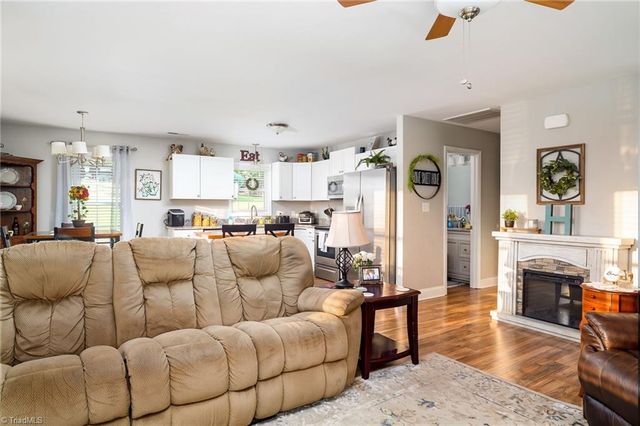 133 Lake Drive 9, Lexington, NC 27292