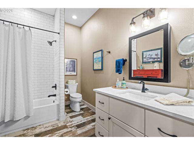 83489 JENSEN Ln, Florence, OR 97439