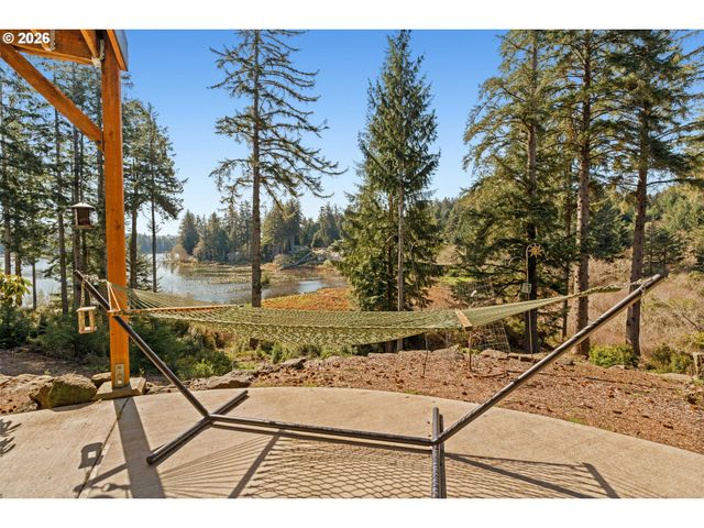 83489 JENSEN Ln, Florence, OR 97439