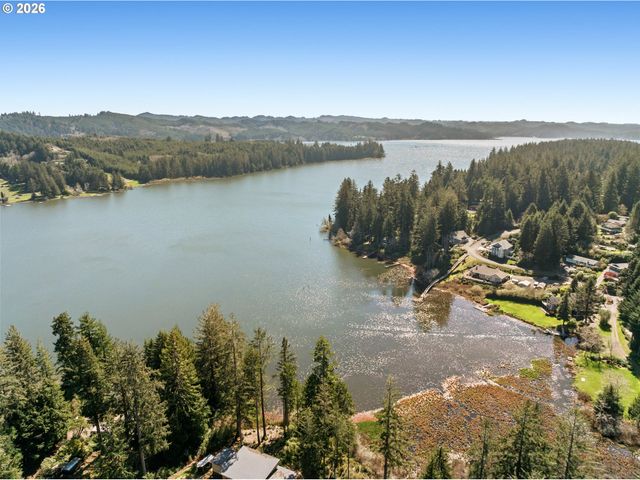 83489 JENSEN Ln, Florence, OR 97439