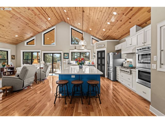 83489 JENSEN Ln, Florence, OR 97439