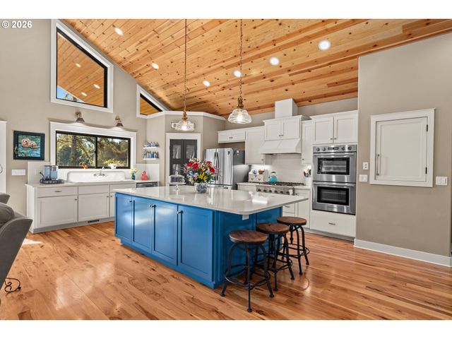 83489 JENSEN Ln, Florence, OR 97439