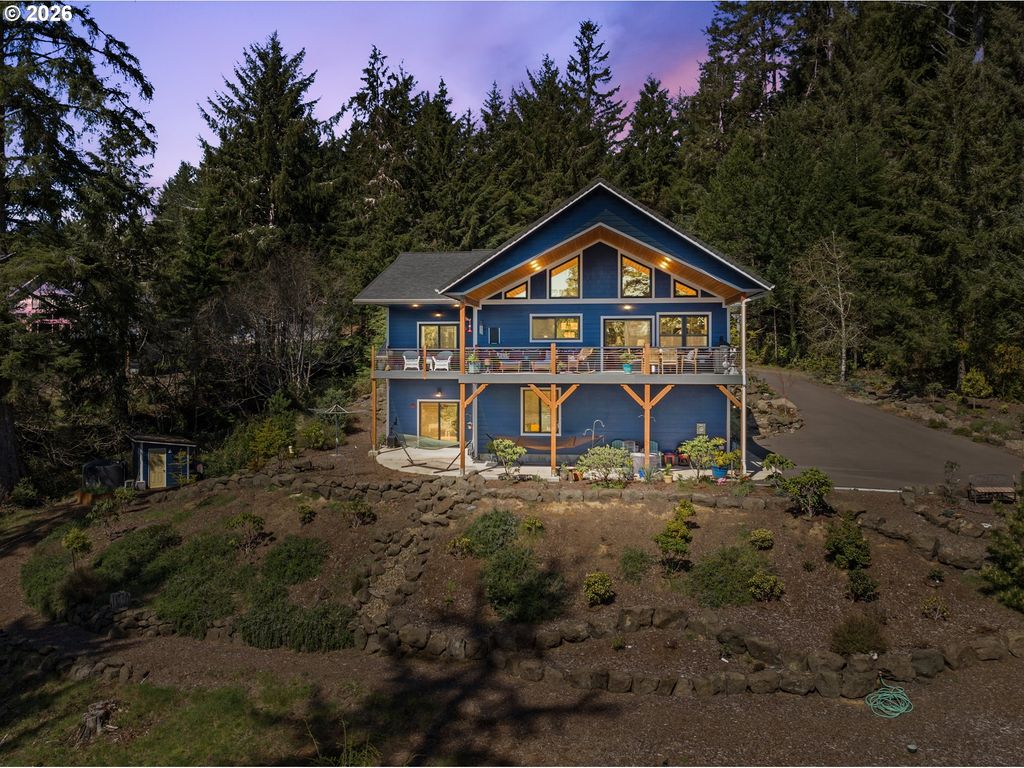 83489 JENSEN Ln, Florence, OR 97439