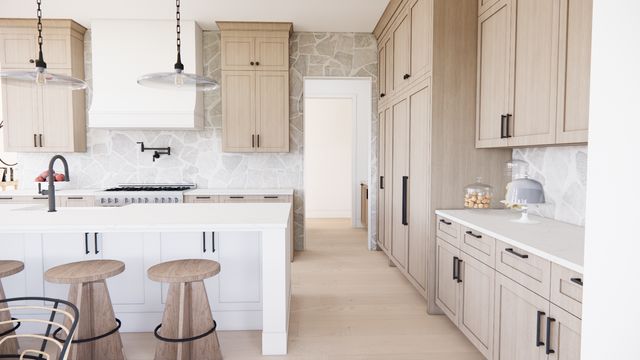 1426 Holdridge Circle, Wayzata, MN 55391