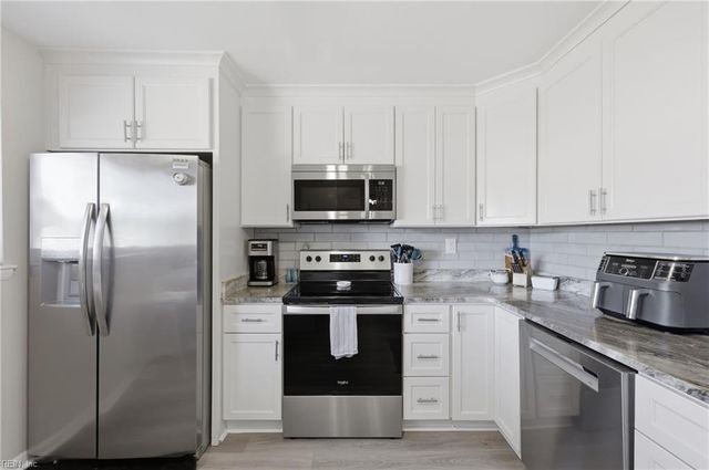 328 Bernice PL, Virginia Beach, VA 23452