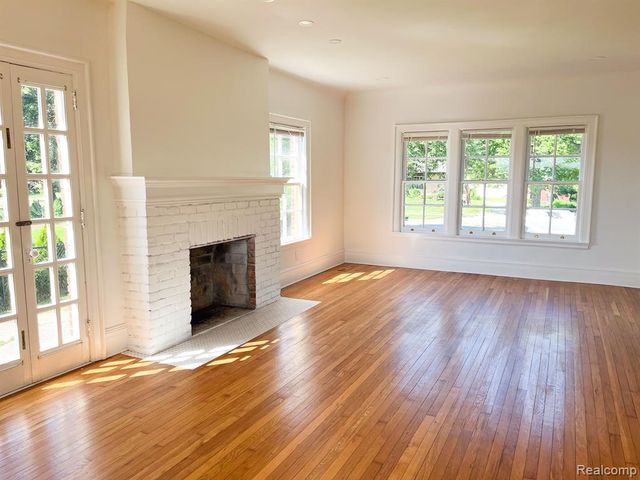 488 Parkview Drive, Detroit, MI 48214