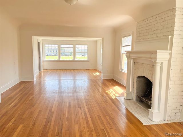 488 Parkview Drive, Detroit, MI 48214