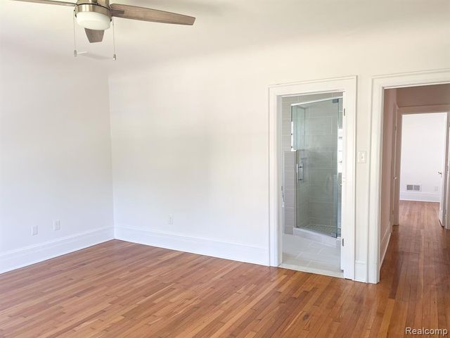 488 Parkview Drive, Detroit, MI 48214