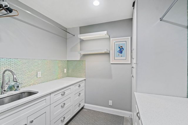 7060 VIVALDI Lane, Delray Beach, FL 33446