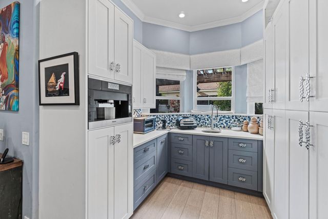 7060 VIVALDI Lane, Delray Beach, FL 33446