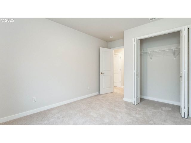 9463 Se Crystal Rose St, Happy Valley, OR 97086