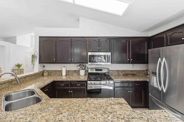 15497 Mallory Court, Moorpark, CA 93021