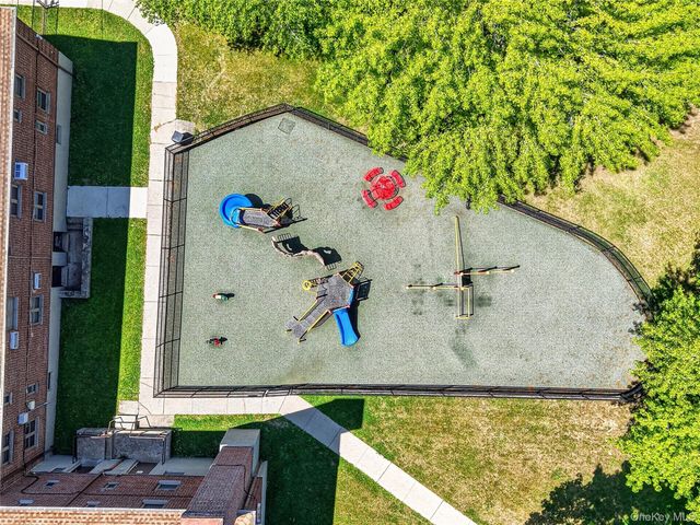 56-21 Douglastion Parkway Upper, Douglaston, NY 11362