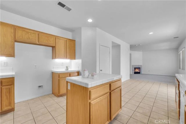 906 Sparrow, Perris, CA 92571