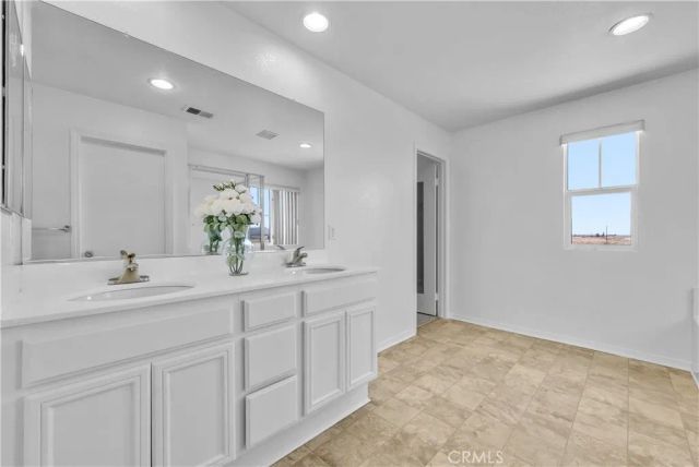 906 Sparrow, Perris, CA 92571
