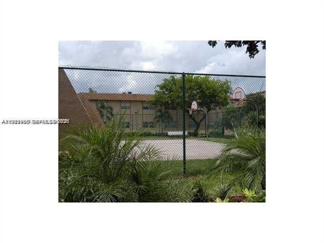 2530 NW 39th Way 102, Lauderdale Lakes, FL 33311