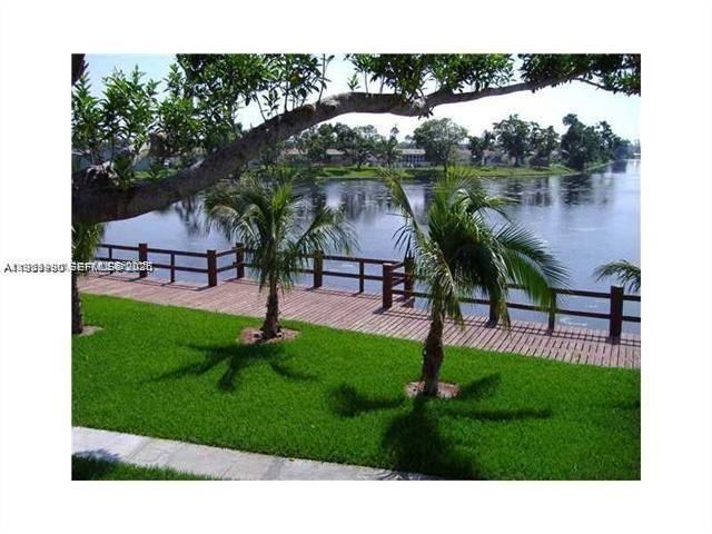 2530 NW 39th Way 102, Lauderdale Lakes, FL 33311