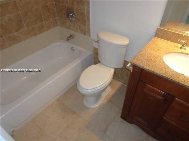 2530 NW 39th Way 102, Lauderdale Lakes, FL 33311