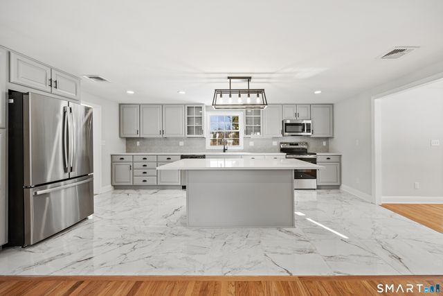 70 Scrub Oak Road, North Haven, CT 06473