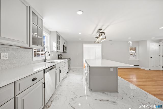 70 Scrub Oak Road, North Haven, CT 06473