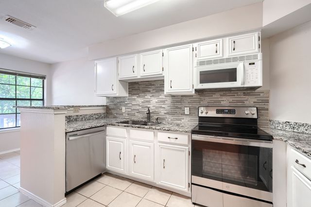 406 Santa Fe Trail 45, Irving, TX 75063