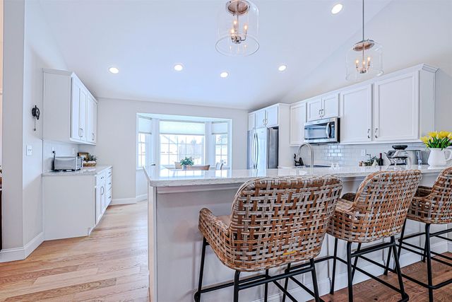 7 Cardinal Lane B, Epping, NH 03042