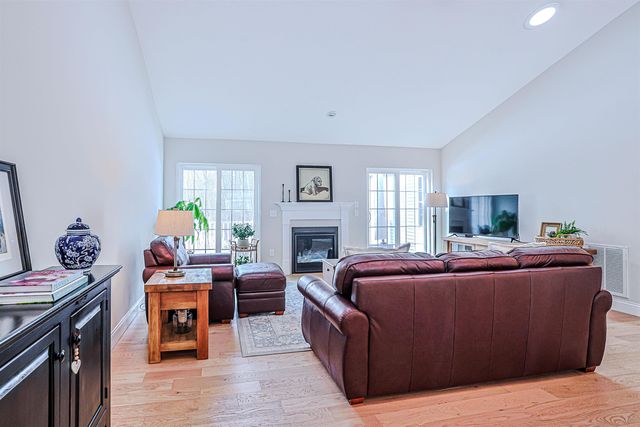 7 Cardinal Lane B, Epping, NH 03042