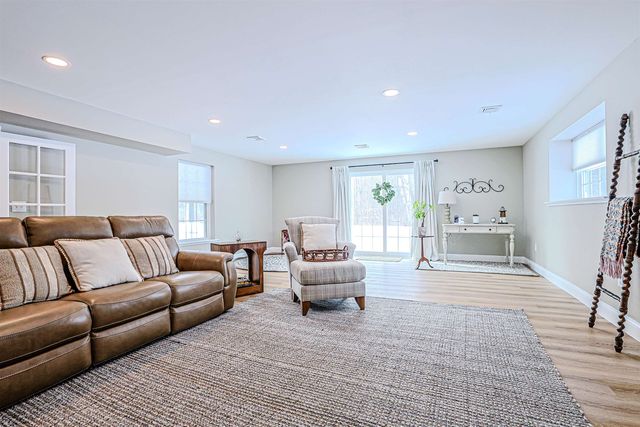 7 Cardinal Lane B, Epping, NH 03042