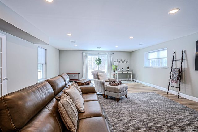 7 Cardinal Lane B, Epping, NH 03042