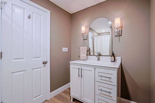 7 Cardinal Lane B, Epping, NH 03042