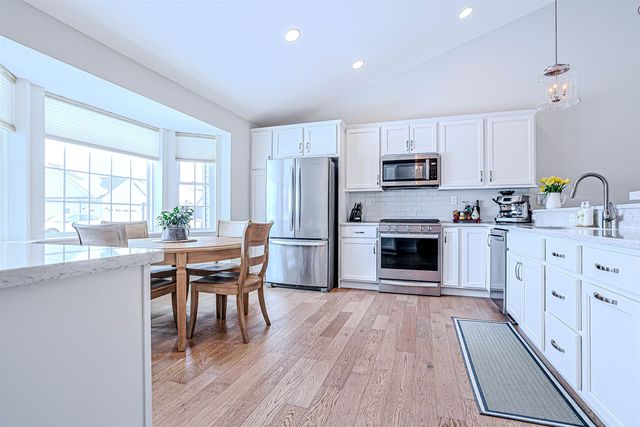 7 Cardinal Lane B, Epping, NH 03042