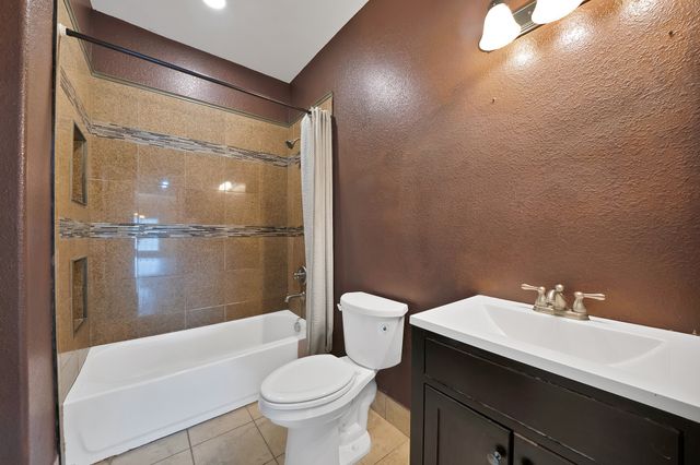 151 Crump Circle, Red Oak, TX 75154