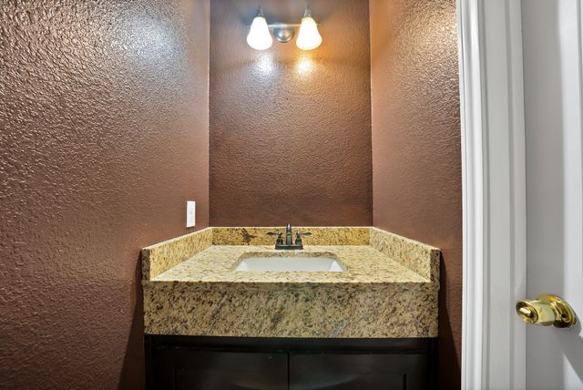 151 Crump Circle, Red Oak, TX 75154