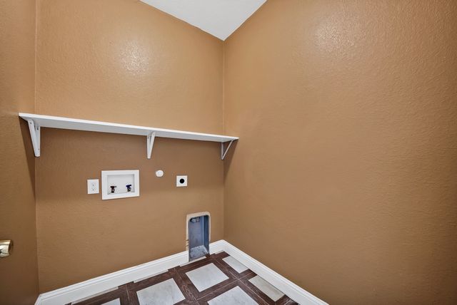 151 Crump Circle, Red Oak, TX 75154